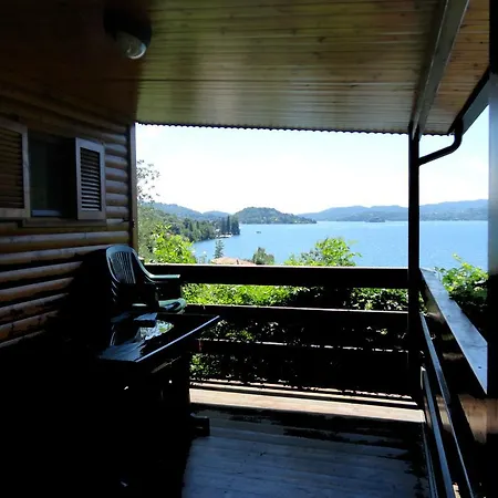 Kamp alanı Punta Di Crabbia Pettenasco